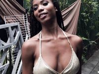 Nia Nacci - Public Pickups