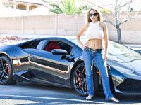 Supercar SuperMILF