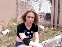 Bonnie Grey - Street Blowjobs