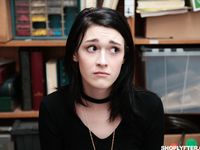 Ivy Aura - Shoplyfter