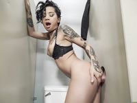 Giselle Palmer & Honey Gold - Brazzers Exxtra - Photo #5