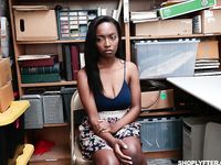 Daya Knight - Shoplyfter