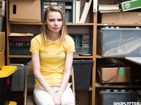 Catarina Petrov - Shoplyfter - Photo #1