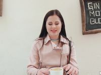 Cassie Right - Public Pickups