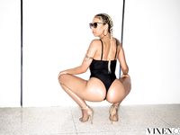Carmen Caliente - Vixen
