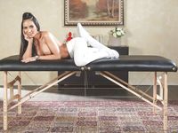 Tia Cyrus - Dirty Masseur - Photo #3