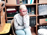 Arie Faye - Shoplyfter - Photo #1