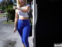 Alexis Andrews - Bangbus