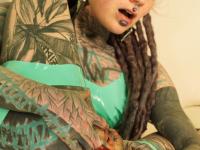Body modifier Anuskatzz sticks a big dildo into her anal cavity - Photo #9
