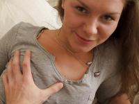 Petite teenager shedding jeans before hardcore sex date with big cock - Photo #2