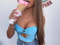 Petite babe Skylarmaexo shows her big boobs wearing sexy bikinis - Photo #2
