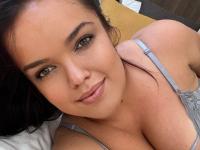 Amateur girl Mini Julieta takes self shots while wearing lingerie - Photo #13