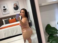 Chubby amateur Mini Julieta models a bra and thong ensemble at home - Photo #15