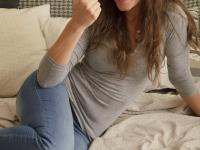 Sweet teen Christel seduces her stepbrother while wearing jeans - Photo #2