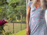 Skinny blonde granny Leilani toys her shaved pussy using a glass dildo - Photo #4