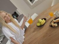 Beautiful girls turn their shared roommate situation into a lesbian experience - Photo #2