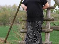 Redhead granny Sheila reveals her swollen vagina on an outdoor ladder - Photo #1