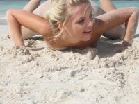 Adorable babe Amy Lee and her blonde friend pose and suck a dick on the beach - Photo #15