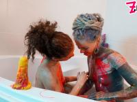 Alt girls Anuskatzz and Stacy Bloom fists pussies during lesbian sex in a tub - Photo #4
