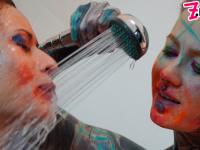 Alt girls Anuskatzz and Stacy Bloom fists pussies during lesbian sex in a tub - Photo #5