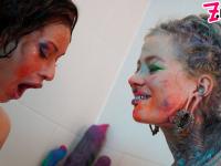 Alt girls Anuskatzz and Stacy Bloom fists pussies during lesbian sex in a tub - Photo #6