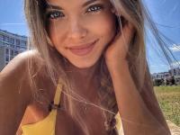 Sexy OnlyFans cam model shows off her beautiful petite body in bikinis - Photo #14