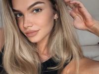 Sexy OnlyFans cam model shows off her beautiful petite body in bikinis - Photo #15