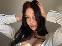 Solo girl with striking beauty and sexy big tits models lingerie - Photo #1