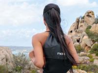 Indonesian babe Putri Cinta removes her bra and shows off her tits outdoors - Photo #15