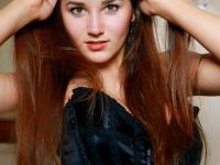 Very pretty girl Stefany Sonri gets totally naked in her bedroom - Photo #2