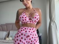 Gorgeous curvy babe Samie Duchamp shows off her big tits & her great ass - Photo #5