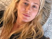 Sexy blonde amateur Junie shows her natural tits and her big booty - Photo #14
