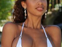 Exotic Latina MILF Katia De Lys toys her booty while posing in her sexy bikini - Photo #5