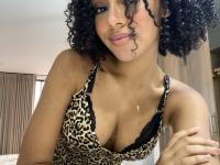 Latina chick Lisandra Official changes her swimwear during solo action - Photo #6