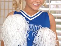 Amateur teen cheerleader Bree Olson shows her fantastic boobs in a solo - Photo #1