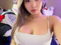Asian solo girl sticks out her tongue after changing into a variety of outfits - Photo #4