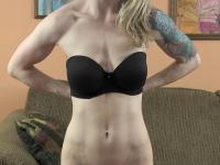 Blonde amateur Ray Ray reveals her big saggy tits and blows a huge dick - Photo #4