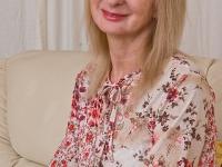 Lusty mature blonde with saggy tits undressing and fingering her twat - Photo #2