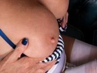 Gorgeous granny Molly Maracas finger spreads her trimmed vagina in nylons - Photo #12