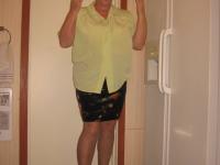 Old woman Girdle Goddess strips to pantyhose in her kitchen - Photo #3