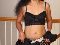 Over 30 woman Theresa Long gets on her knees while making her nude debut - Photo #5