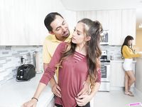 Sofie Reyez - Daughter Swap
