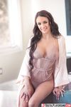 Sofi Ryan - Calling in Dick
