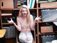 Riley Star - Shoplyfter