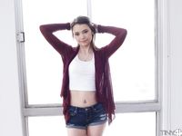 Rhaya Shyne - Tiny4K
