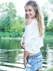Lola Krit - MetArt