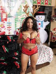 Rachel Raxxx - Big Tits, Round Asses