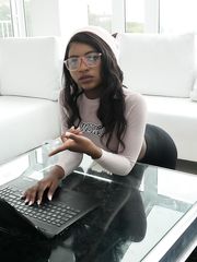 Noemie Bilas - Teeny Black