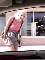 Naomi Woods - Stranded Teens