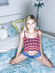 Madison Hart - This Girl Sucks